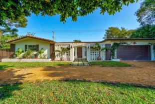 711 Sw 25th Pl - Photo 1 of 1