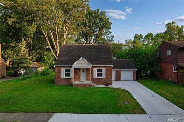 31979 Kathryn St - Photo 3 of 38