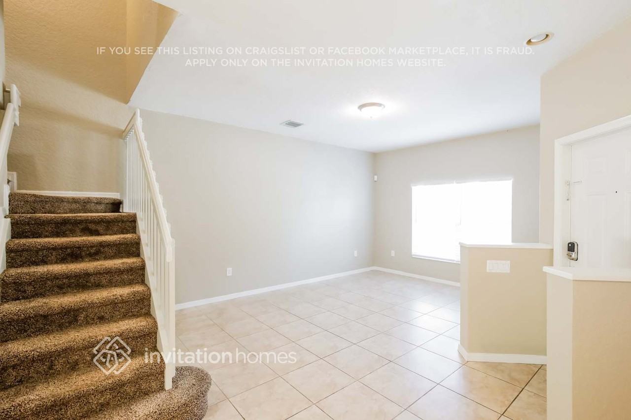 220 Lake Monterey Cir - Photo 4 of 18