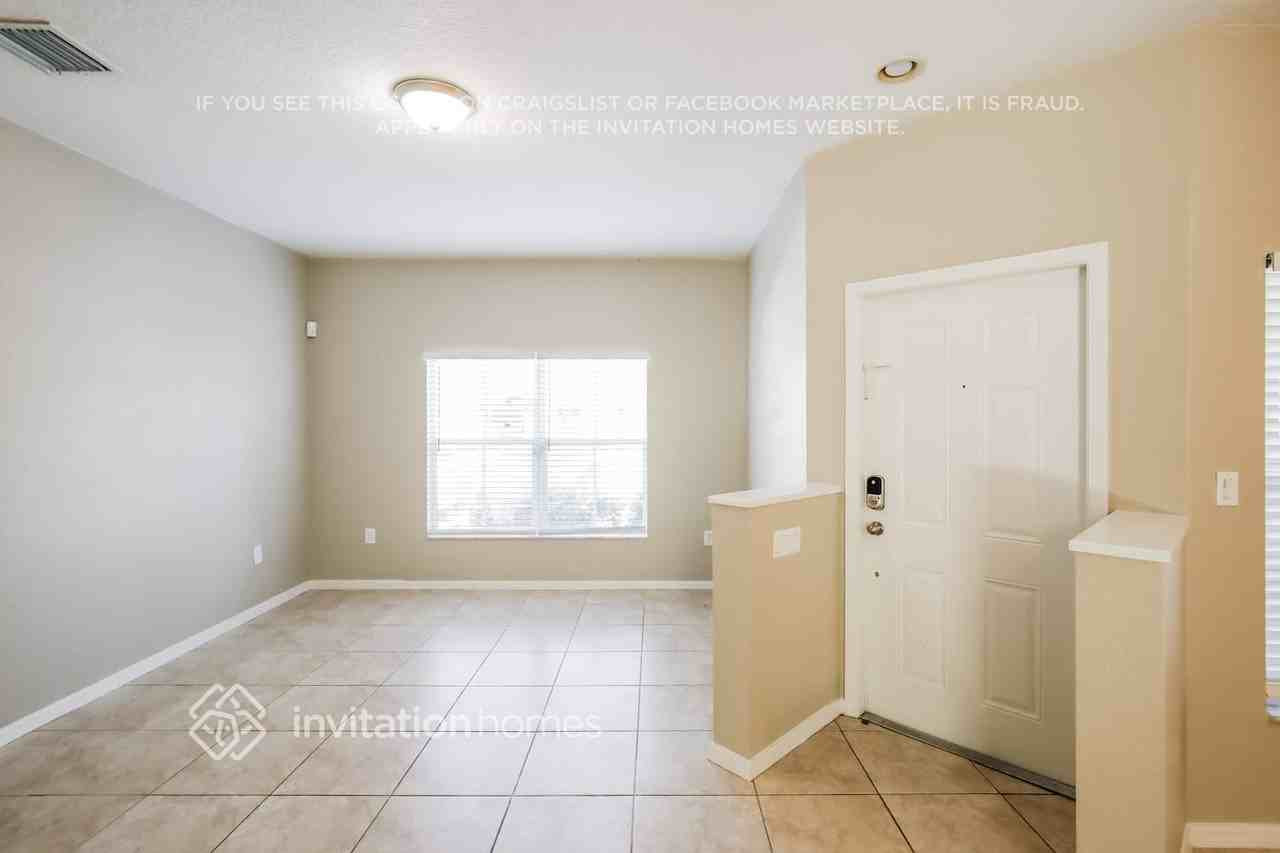 220 Lake Monterey Cir - Photo 5 of 18