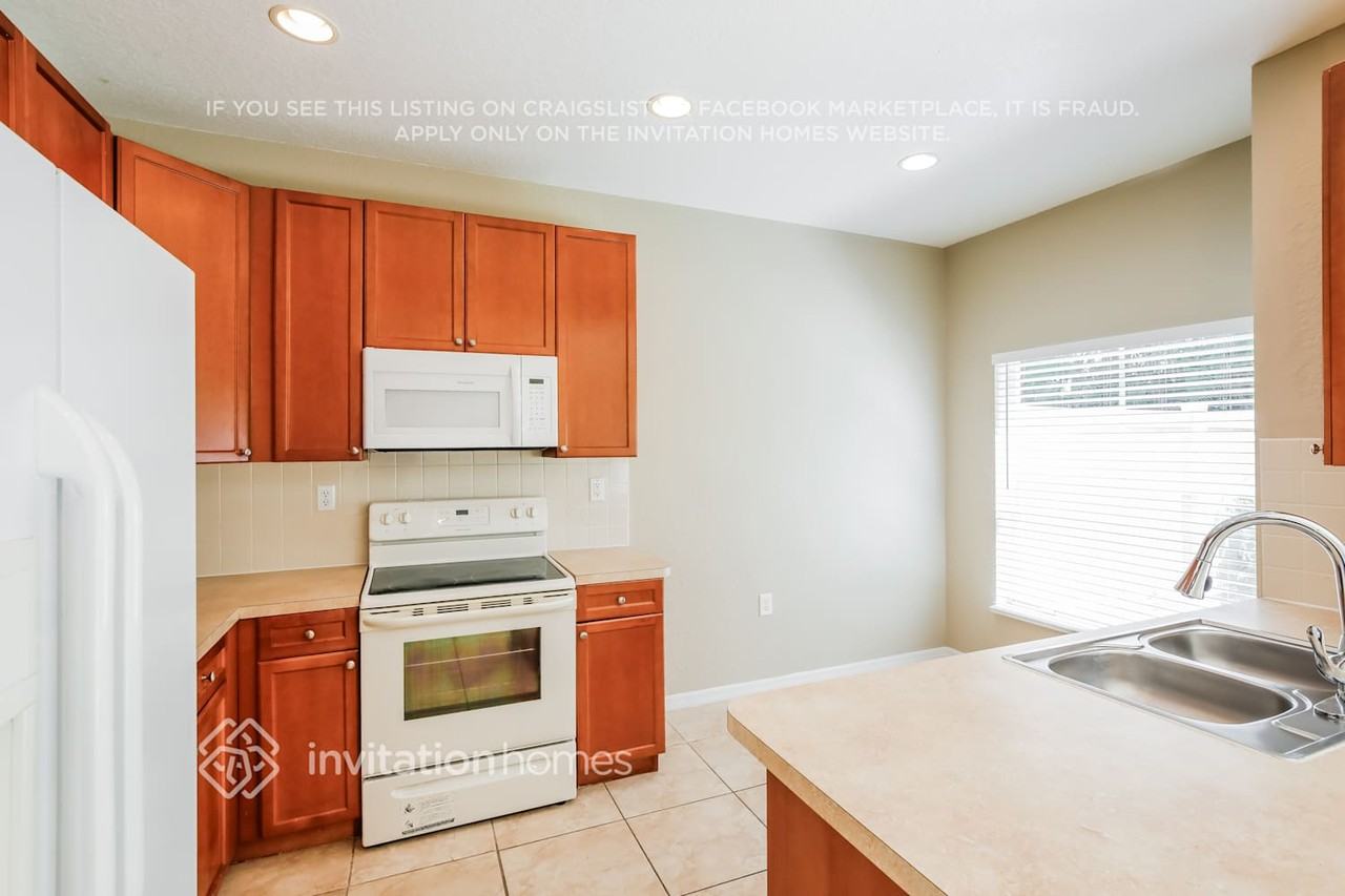 220 Lake Monterey Cir - Photo 7 of 18