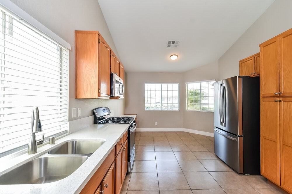 5520 Red Sun Dr - Photo 7 of 16