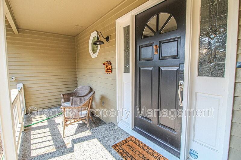 14153 176th Ave Ne - Photo 3 of 41