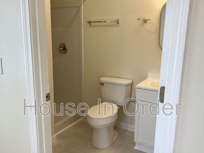 305 8th Ave E #203 - Photo 5 of 6