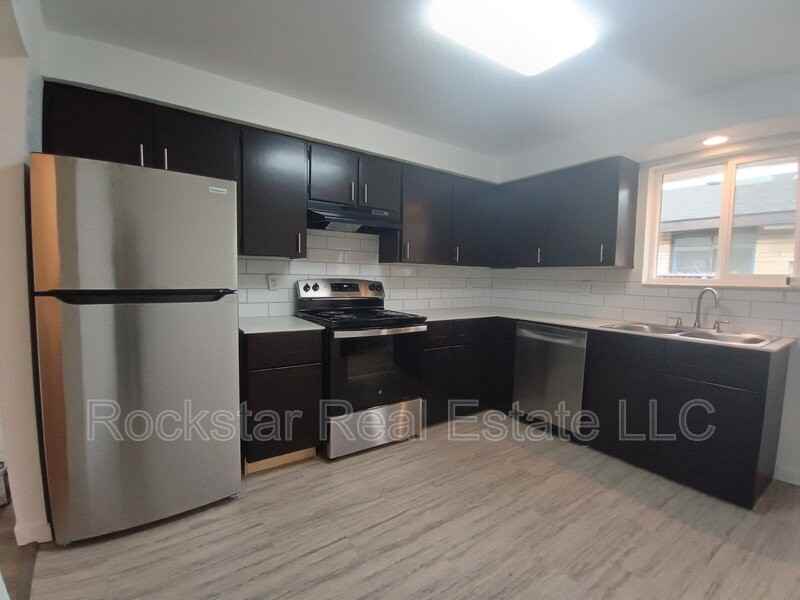 222 E Crown Ave - Photo 5 of 32