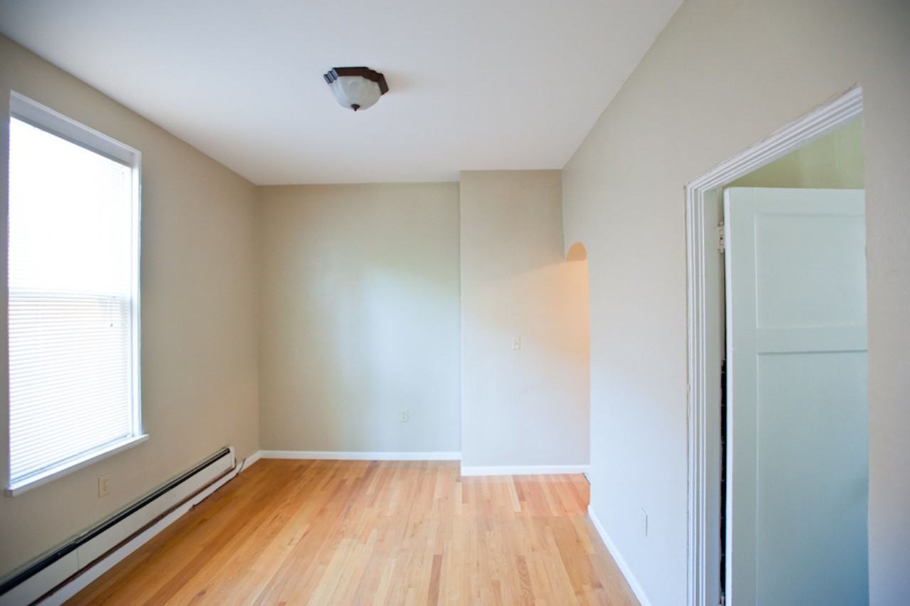 $1040-1 BD/1BA w Heat near Brady*** HALF OFF FIRST MONTH*** - Photo 6 of 9