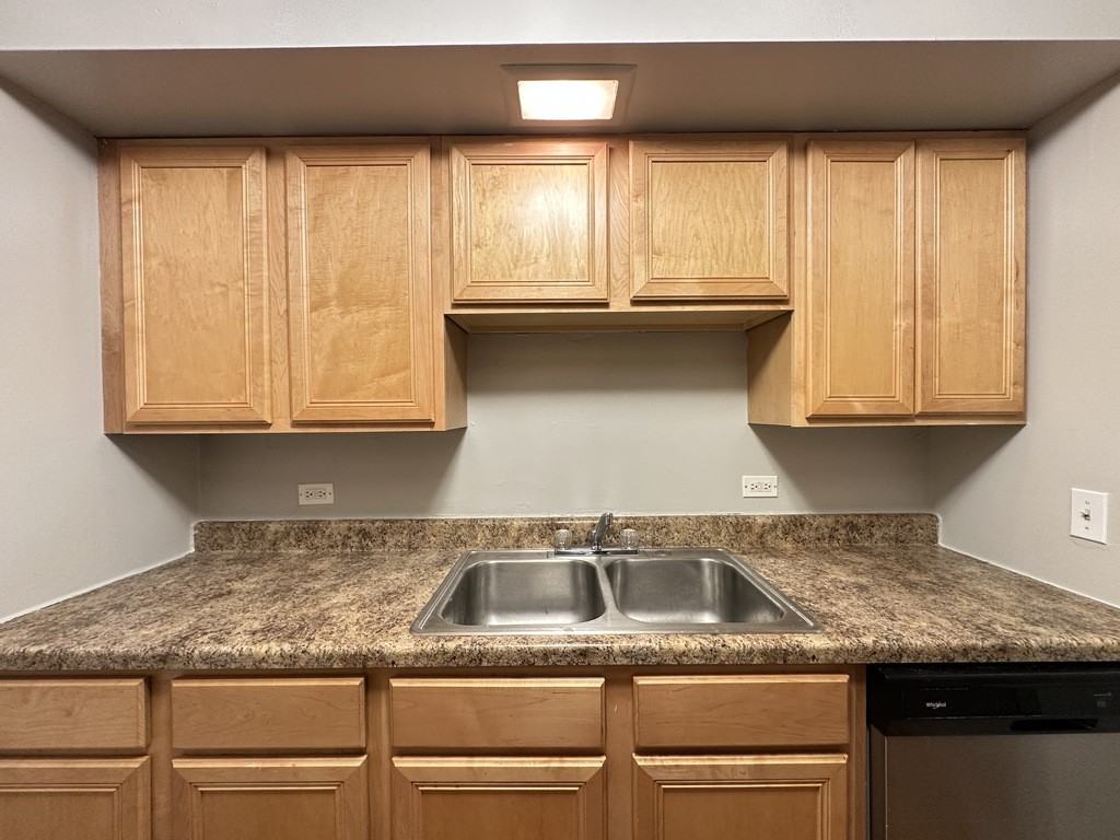 6415 N Sheridan Rd #501 - Photo 7 of 21