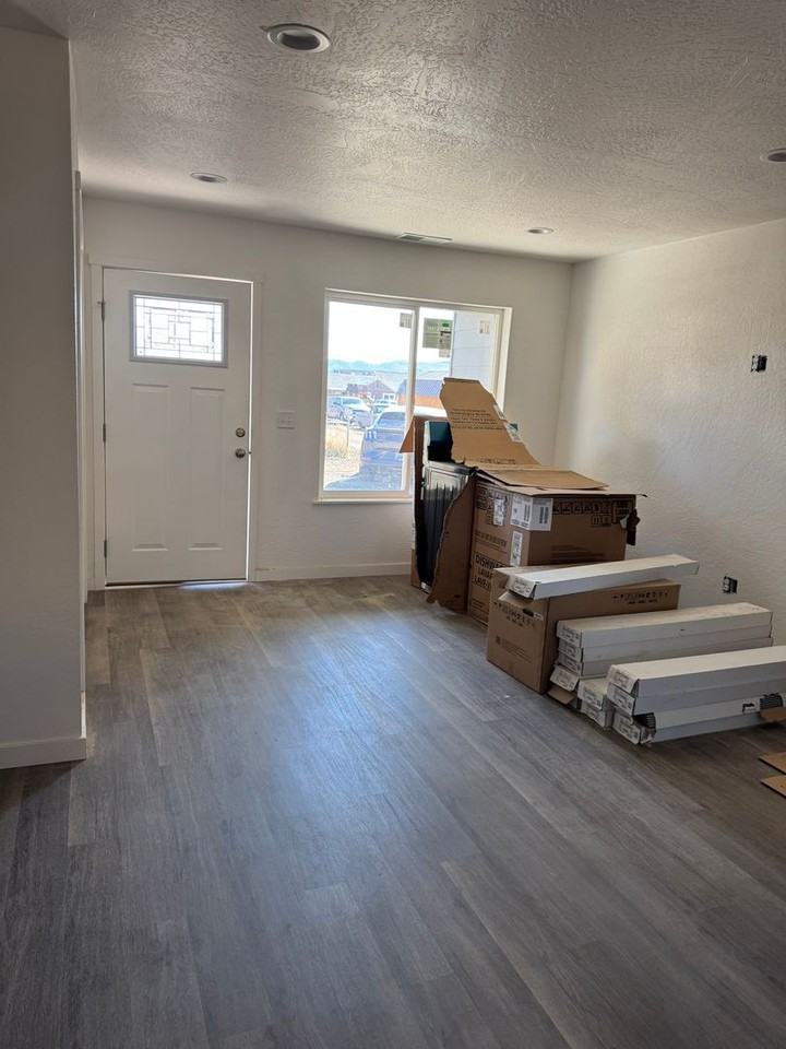 508 508 & 510 SE Housley Ave - Photo 3 of 14