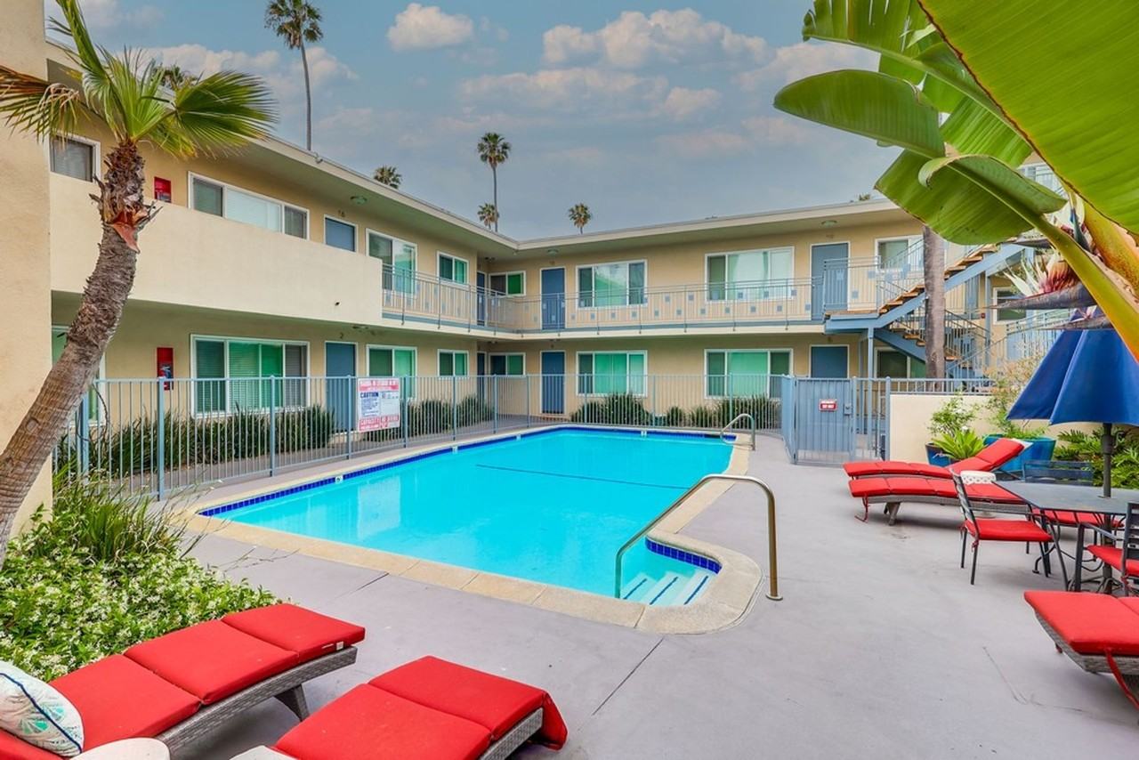 Apartment Complex Near SoFi Stadium with Pool, BBQ Area, Gym and ...