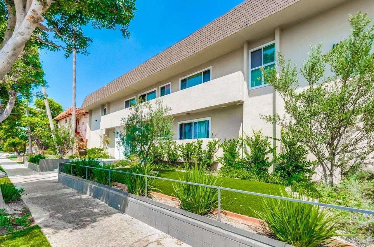 Premier Apartment Complex Near Hollywood Park with Pool, Gym and Covered Parking! - Photo 2 of 8