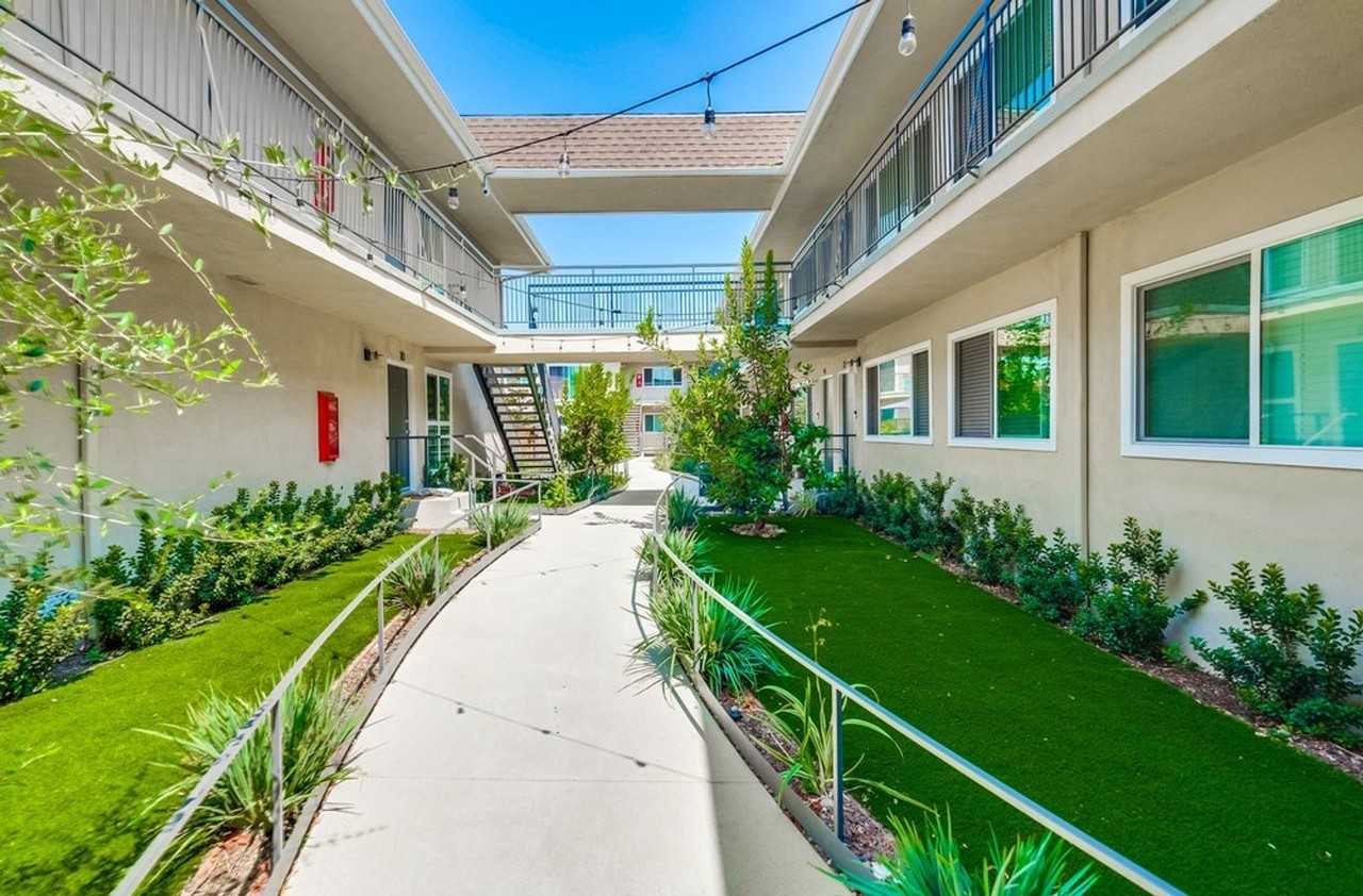 Premier Apartment Complex Near Hollywood Park with Pool, Gym and Covered Parking! - Photo 4 of 8