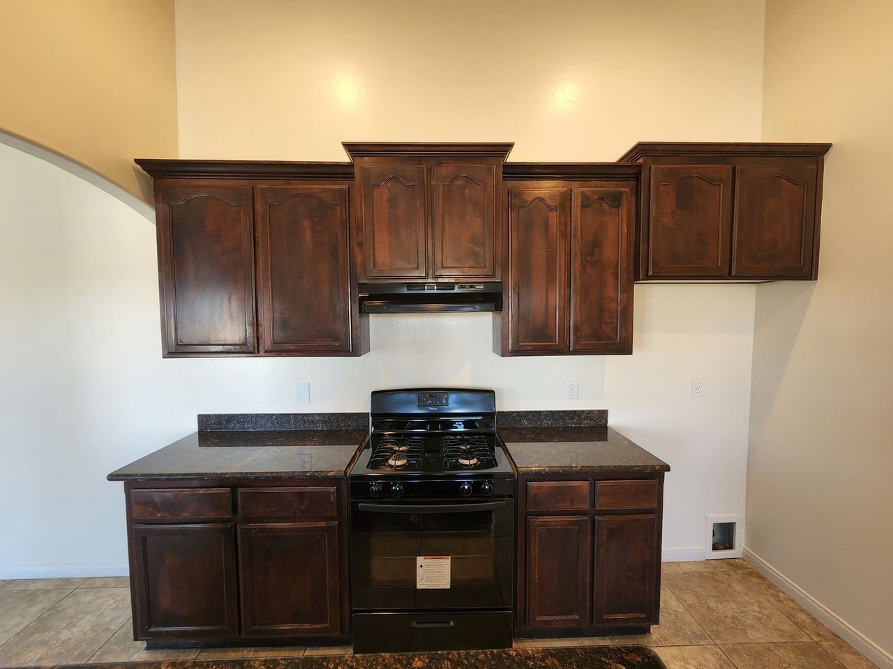 7641 Walpole Ave #B - Photo 4 of 21