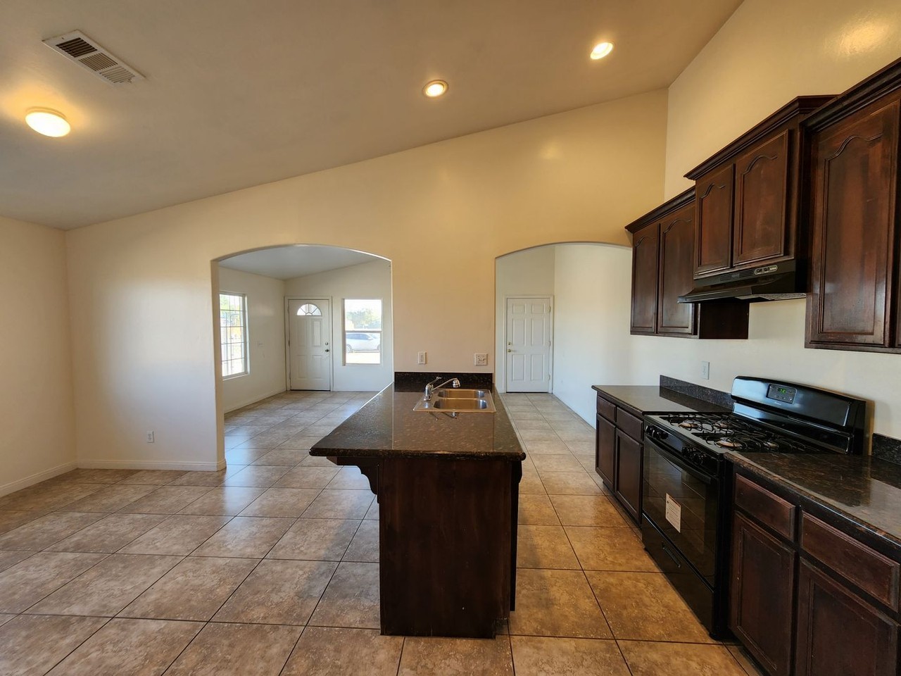 7641 Walpole Ave #B - Photo 5 of 21