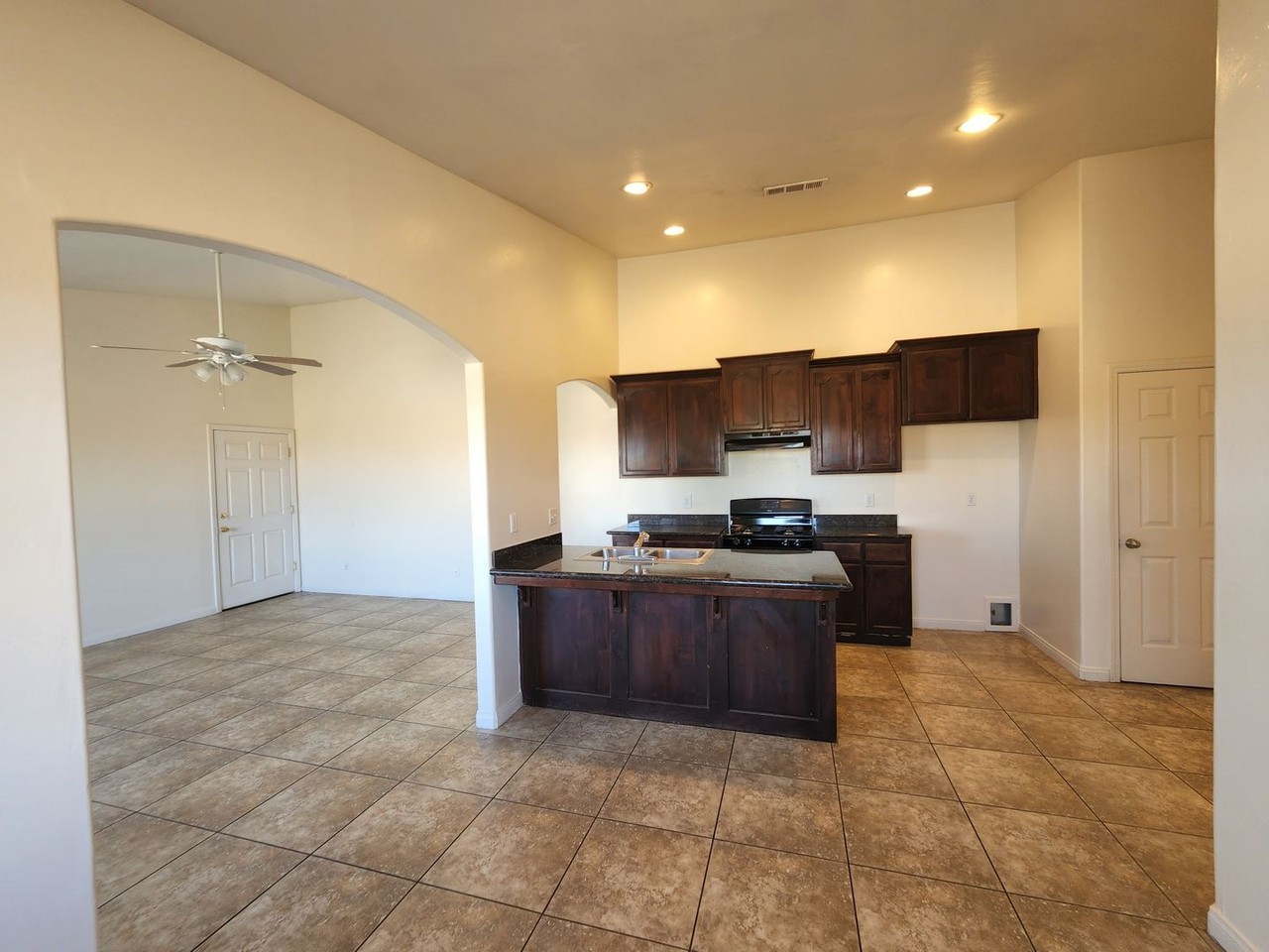 7641 Walpole Ave #B - Photo 7 of 21