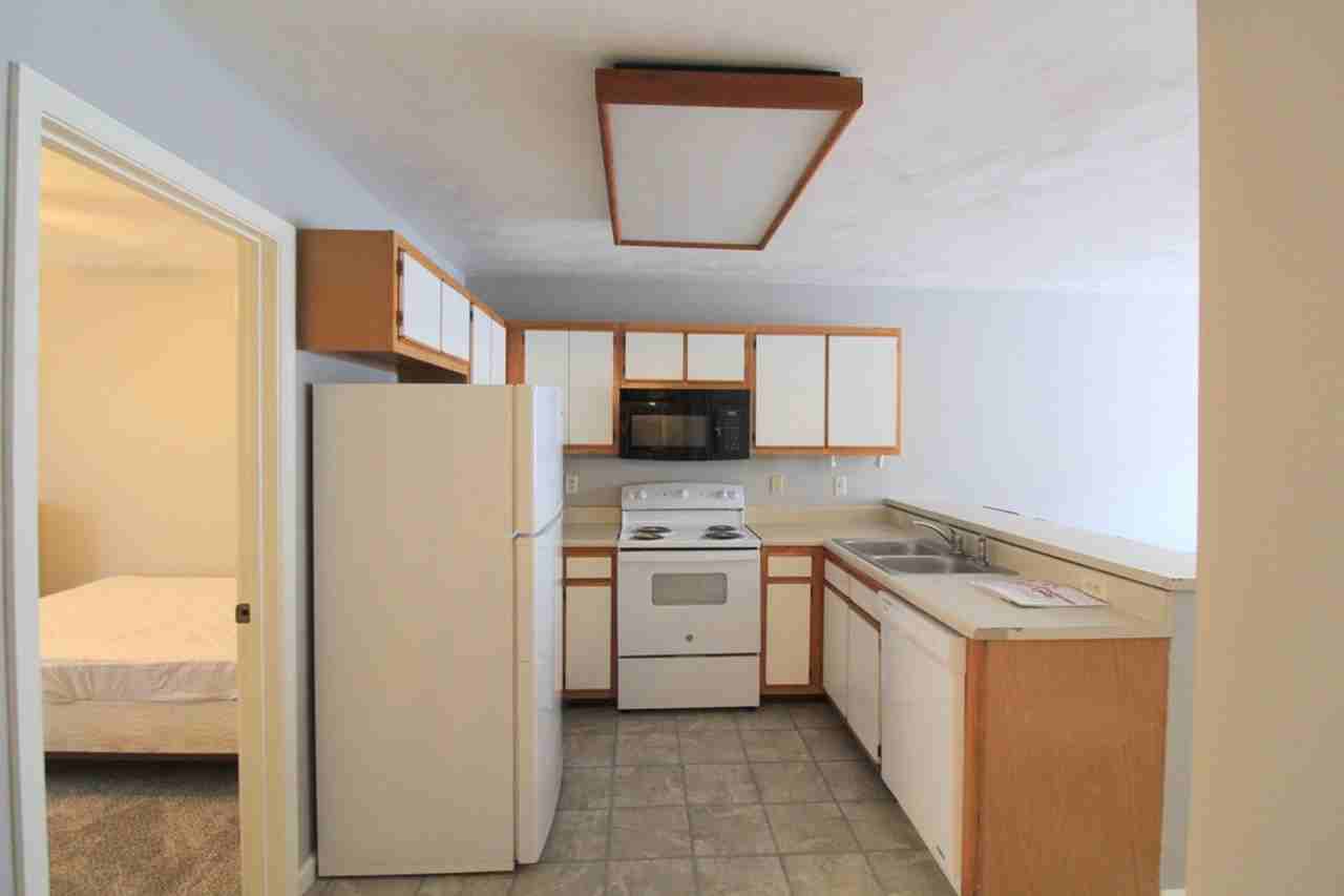 1470 Devon Ln - Photo 7 of 28