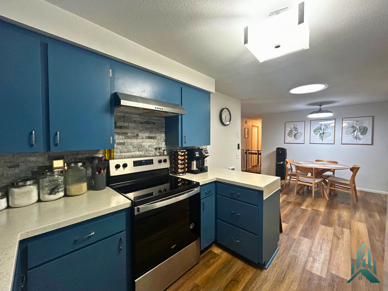 2548 Newton St - Photo 6 of 19