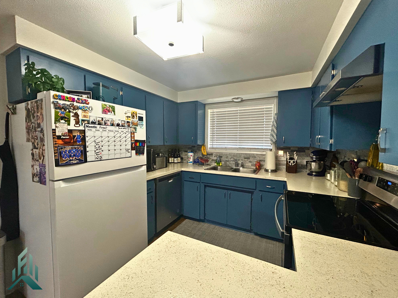 2548 Newton St - Photo 5 of 19