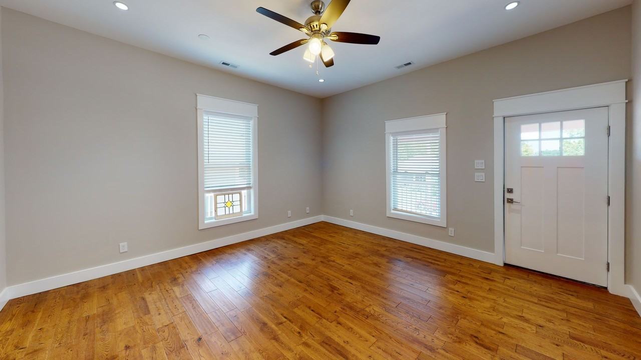 1614 Forest Ave - Photo 6 of 19