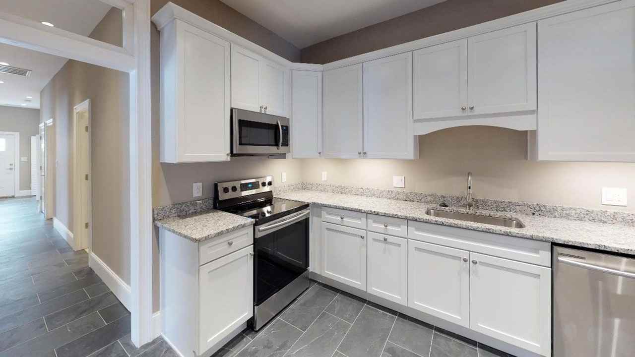 1618 Forest Ave - Photo 6 of 17