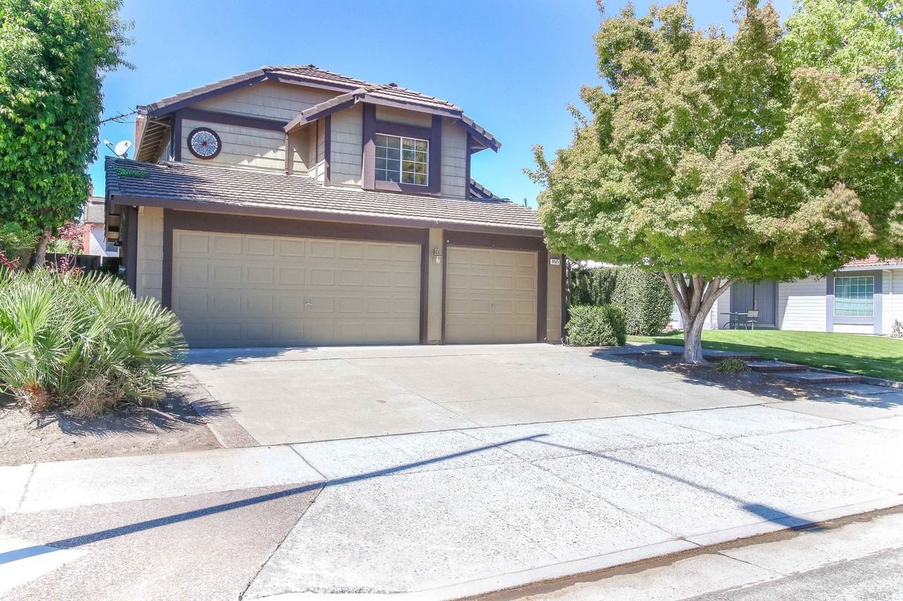 9525 Eagle View Way - Photo 2 of 41