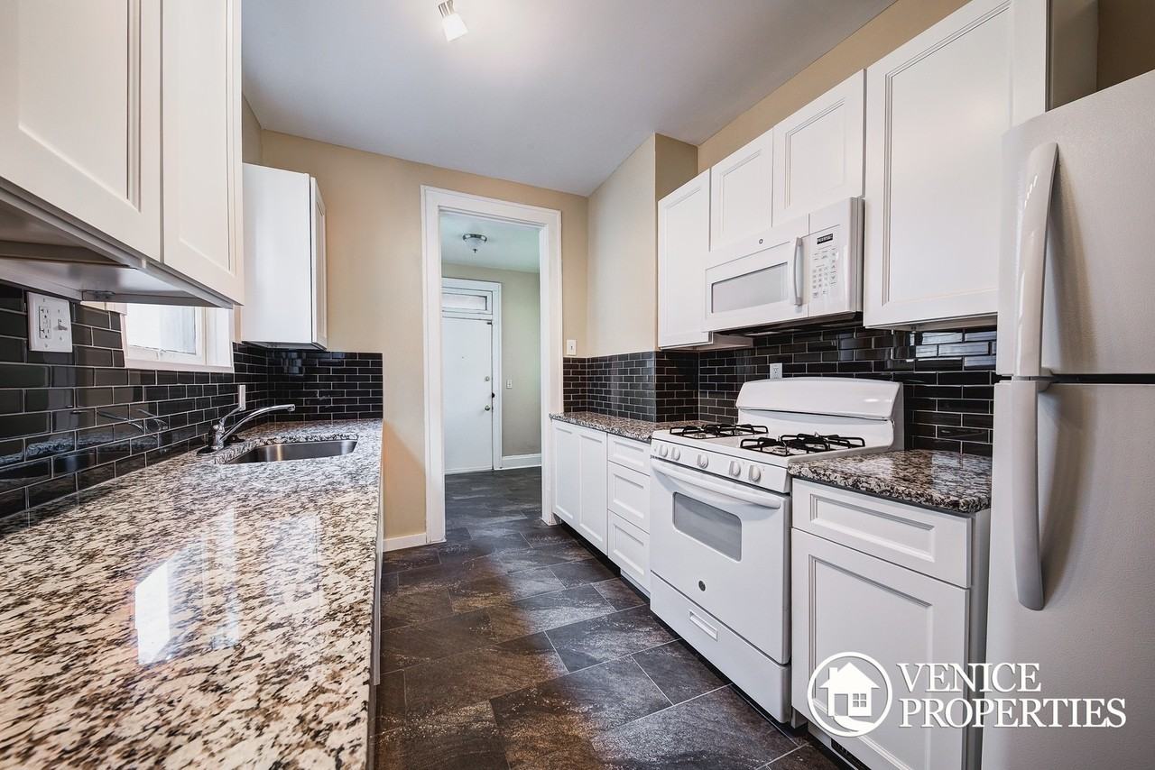 103 W Norwich Ave - Photo 6 of 19