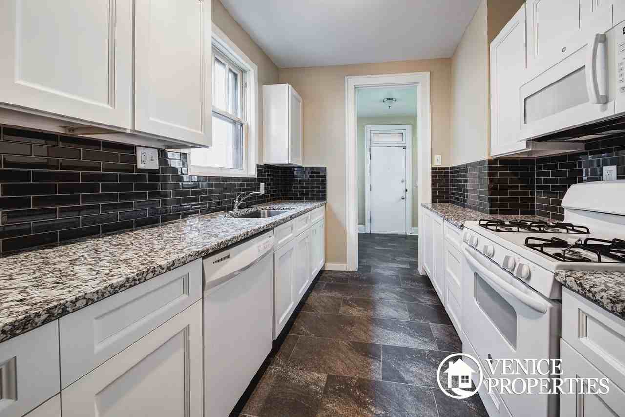 103 W Norwich Ave - Photo 7 of 19