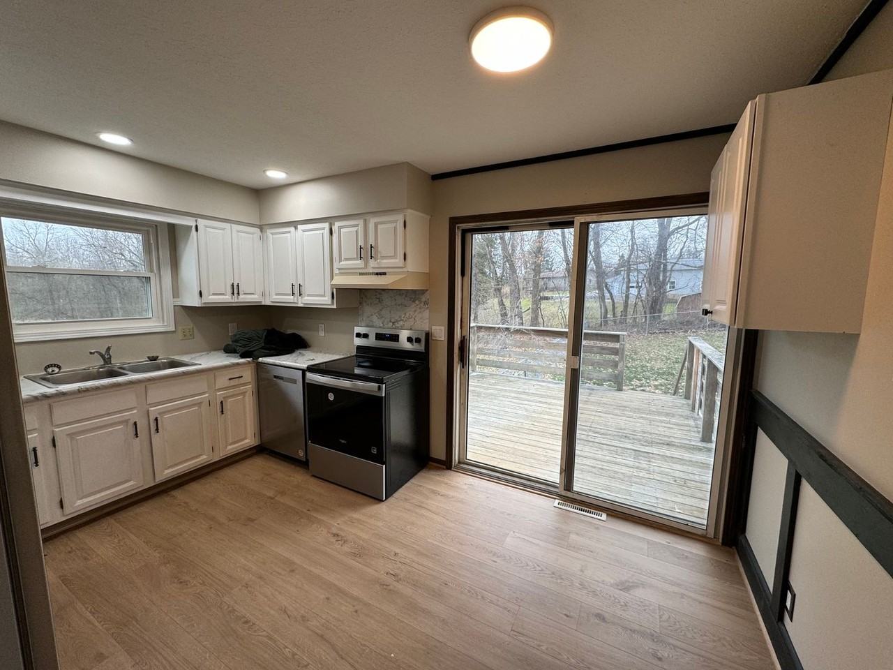 1438 Frank Dr - Photo 3 of 11