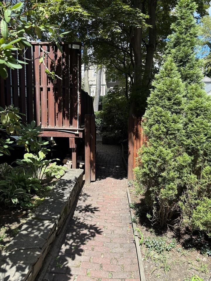 15 Arlington St #1R - Photo 3 of 14