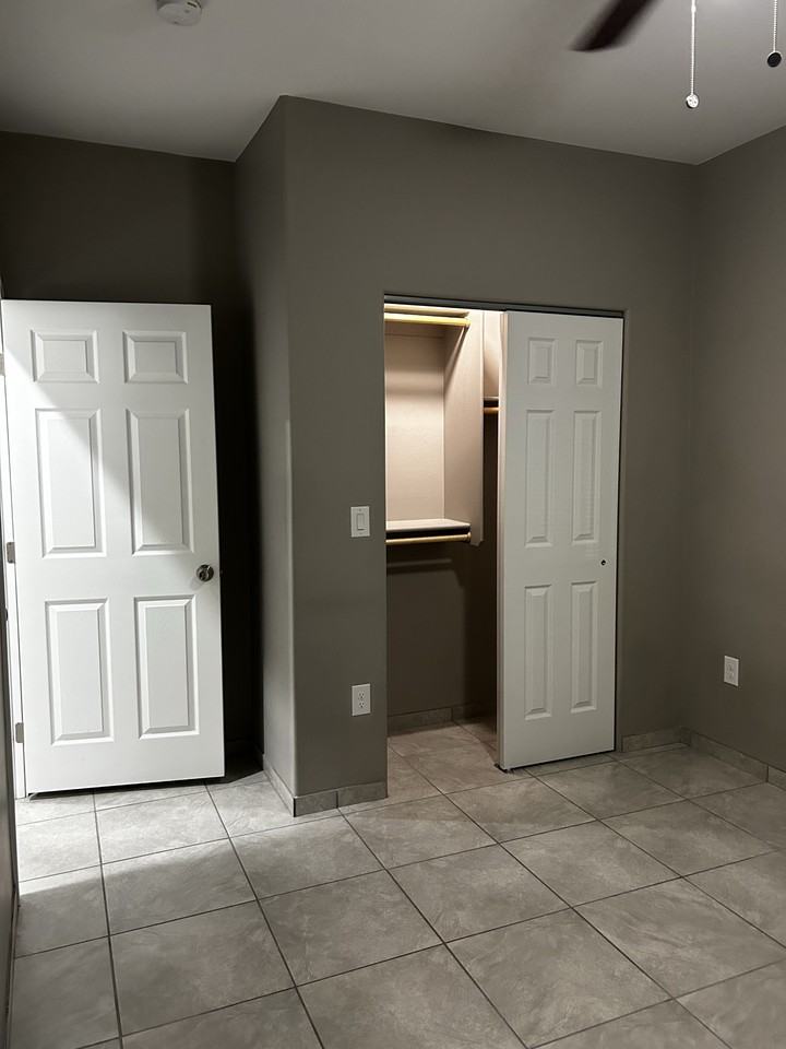 1009 E 36th St #1 - Photo 7 of 17