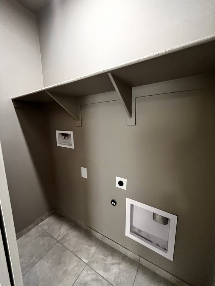 2531 S Park Ave #2 - Photo 2 of 23