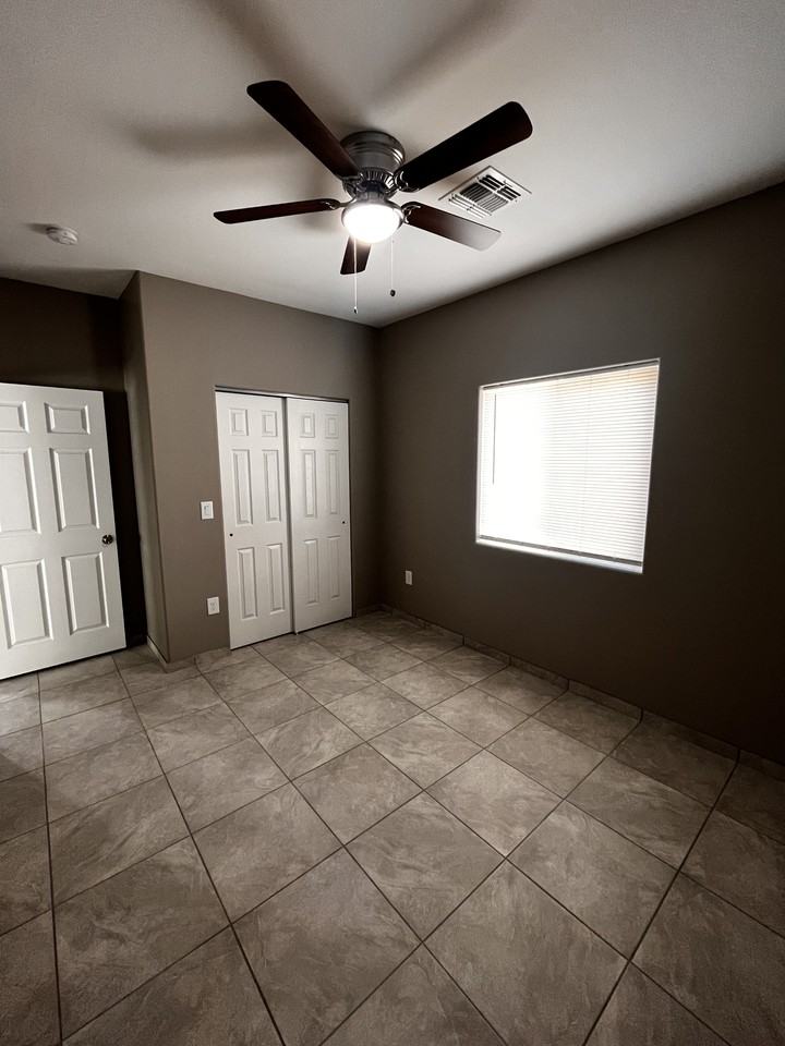 2531 S Park Ave #2 - Photo 6 of 23