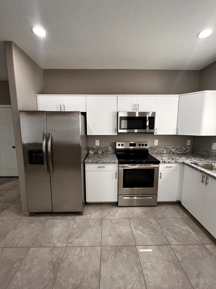 2531 S Park Ave #2 - Photo 7 of 23