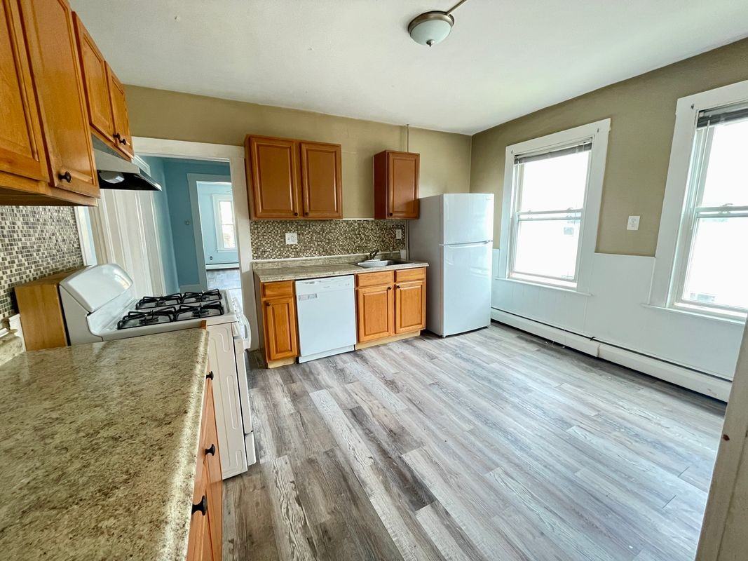 67 Brooklawn St - Photo 3 of 8