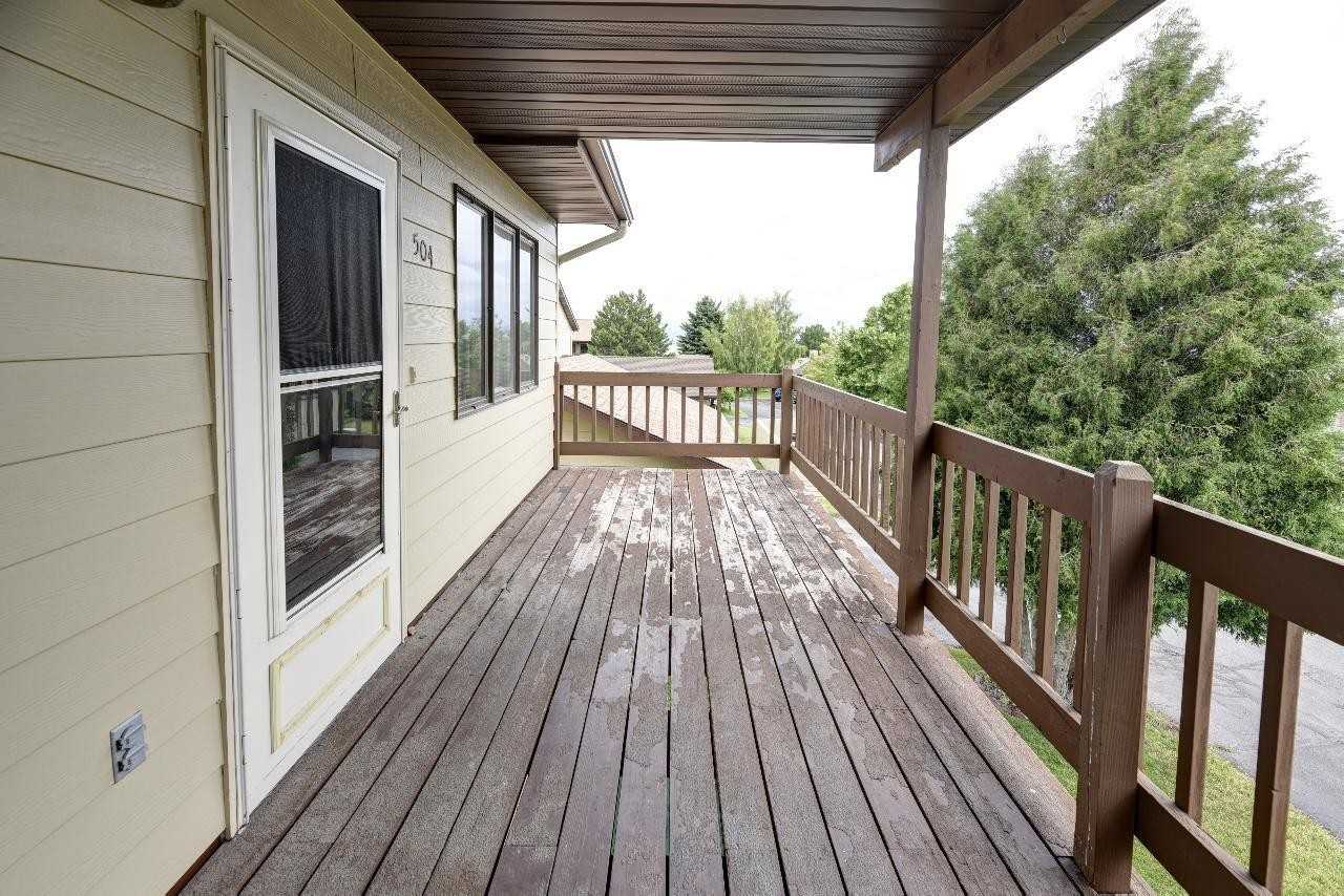 504 Coventry Ct - Photo 3 of 22