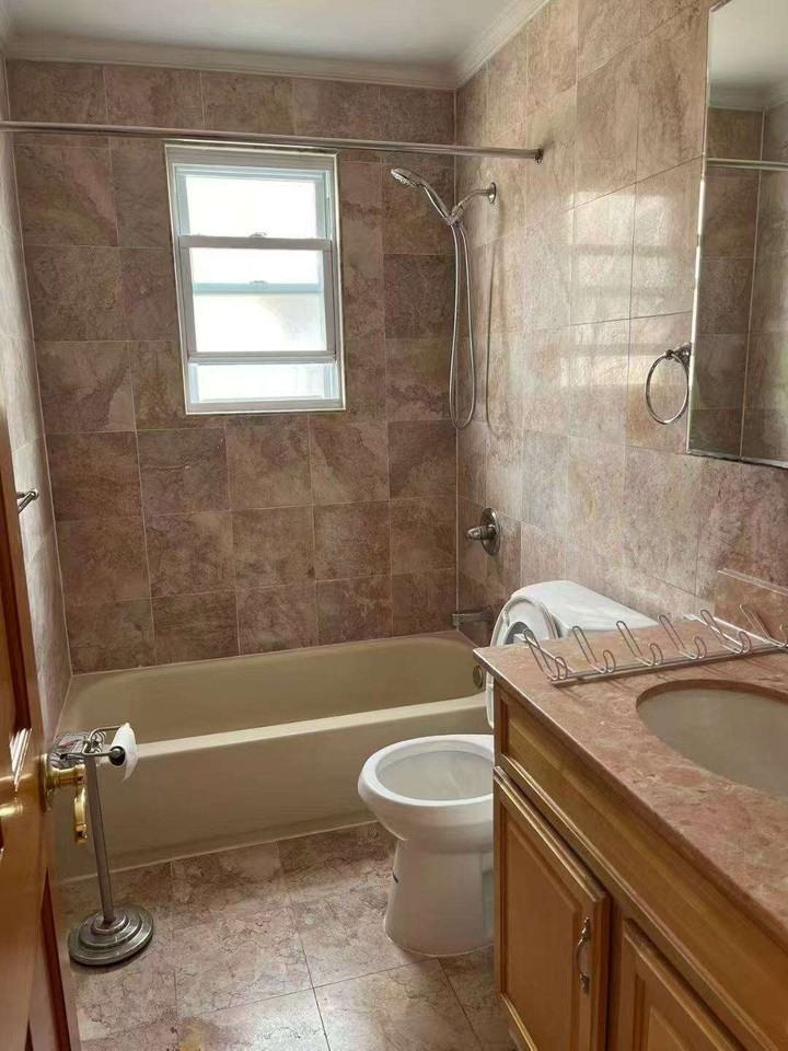 32nd Avenue #2f - Photo 6 of 9