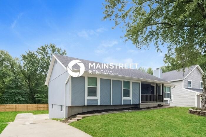 1611 Se 2nd Ter - Photo 2 of 18