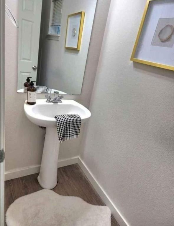 25013 Se 18th St - Photo 5 of 8