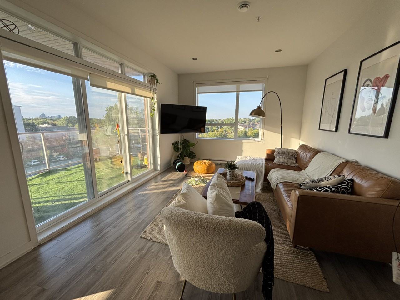 Av Victoria - Photo 3 of 10