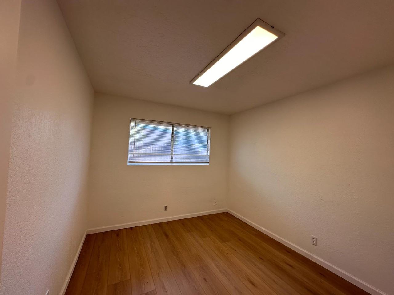 Orange 4 Unit Apartment-B - Photo 5 of 10