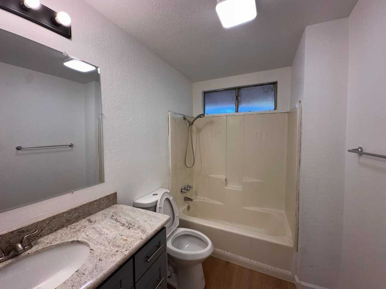 Orange 4 Unit Apartment-B - Photo 6 of 10