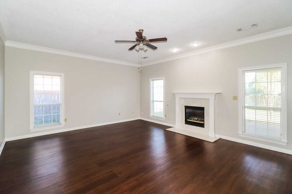13061 Sandbourne Dr - Photo 4 of 16