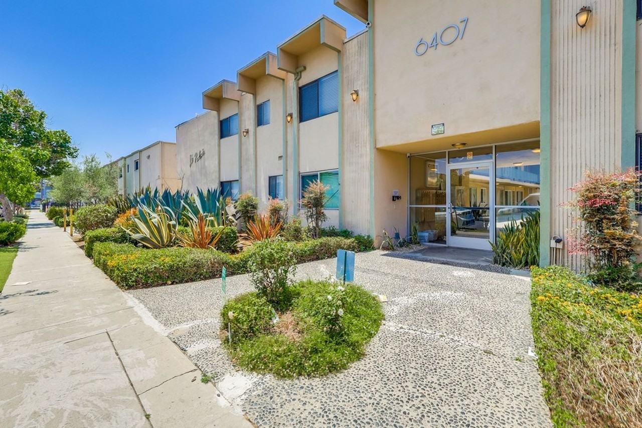 Hyde Park Living – Steps to Transit, Parks & Crenshaw! - Photo 5 of 6