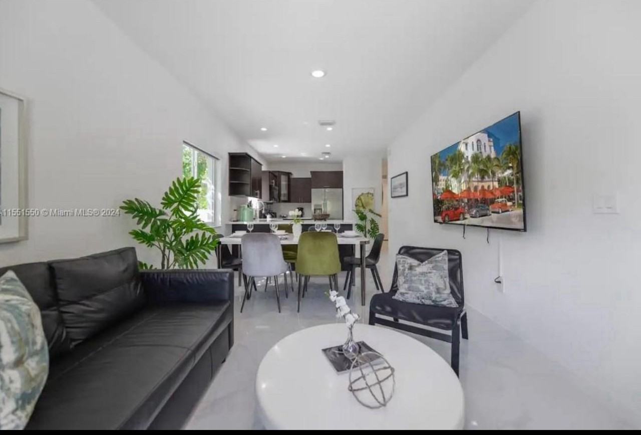 1987 NW 49th St - Photo 6 of 16