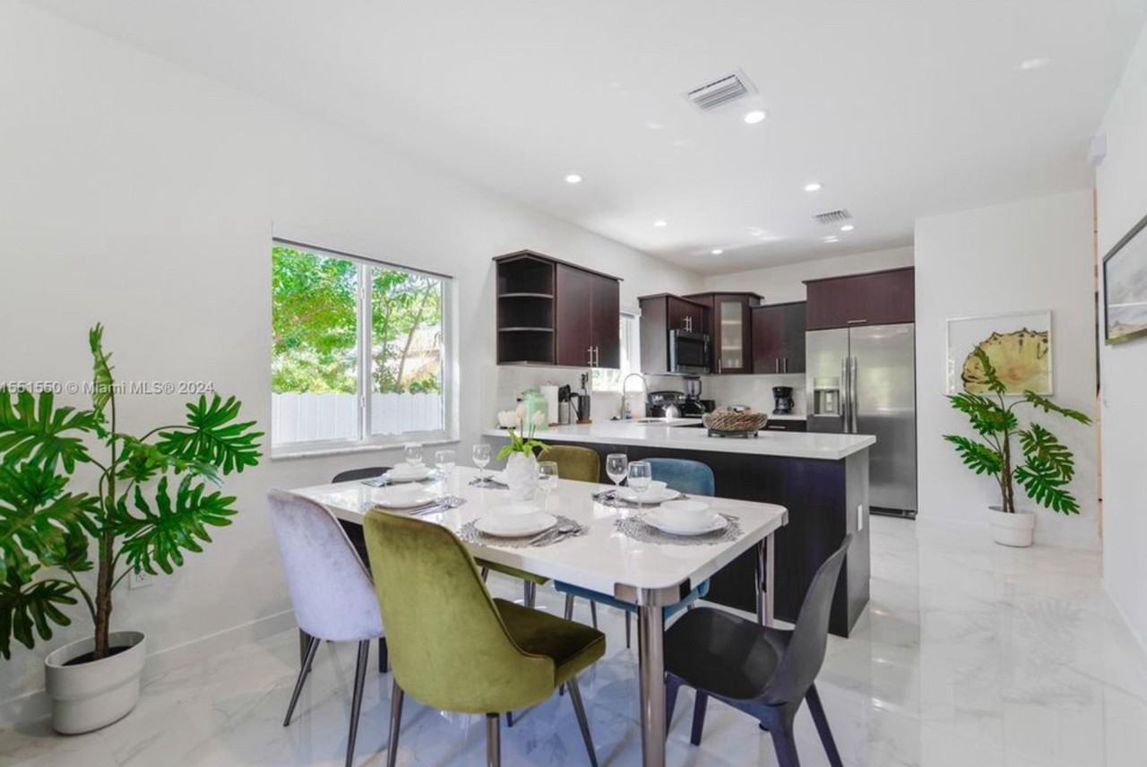 1987 NW 49th St - Photo 5 of 16