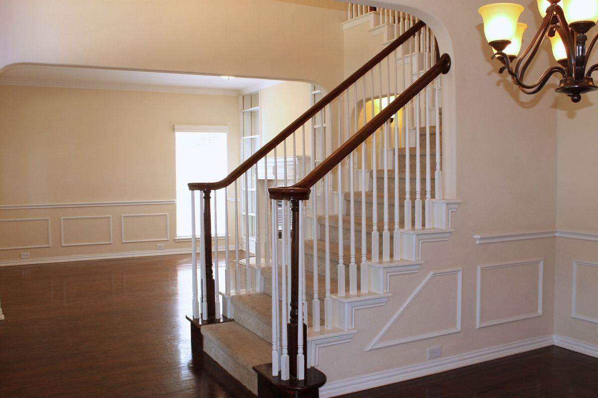 2719 Hidden Lake Dr - Photo 4 of 30