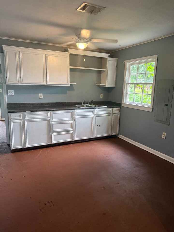 4011 Myrtle Street - Photo 3 of 10