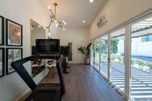 Apartments close to Downtown LA with Gym, BBQ Area, Laundry Facilities and More! - Photo 1 of 1