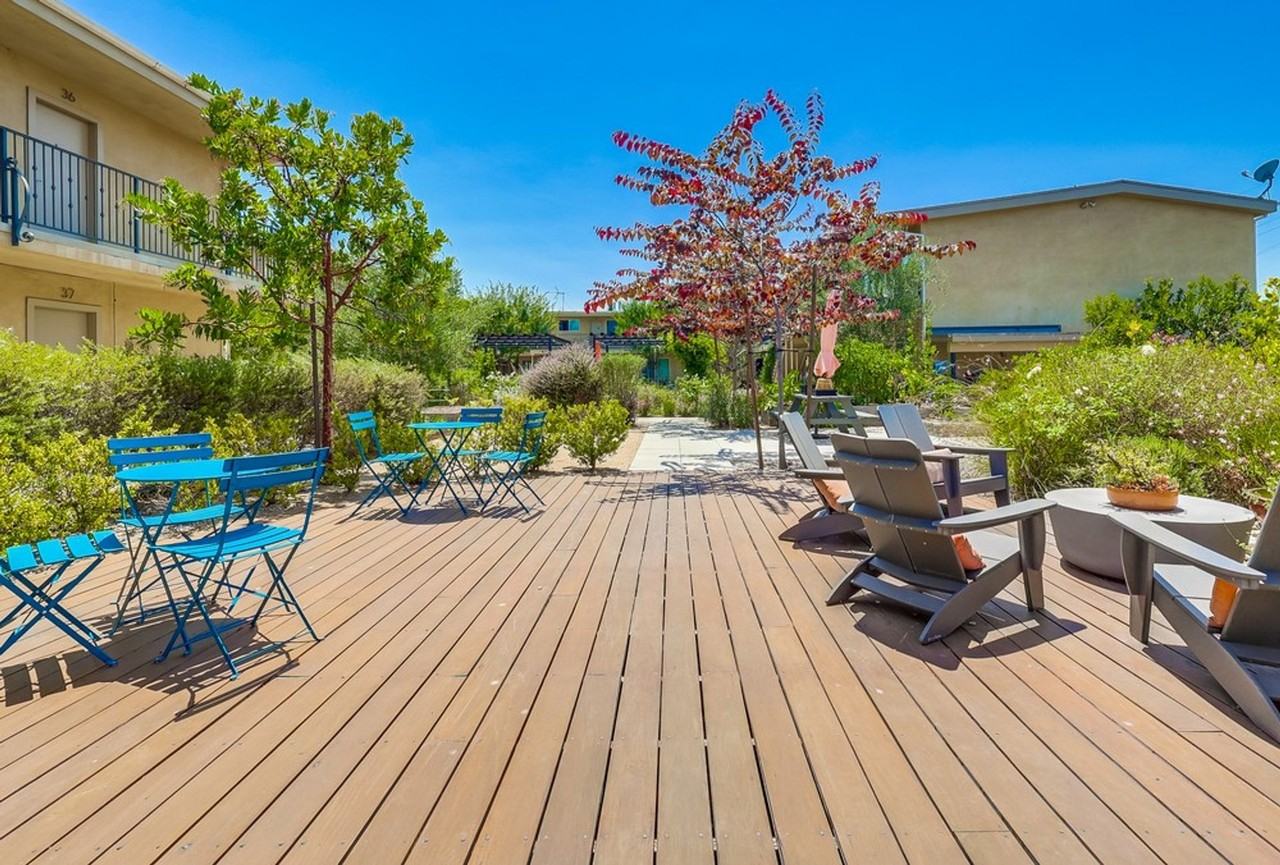 Apartments close to Downtown LA with Gym, BBQ Area, Laundry Facilities and More! - Photo 4 of 32