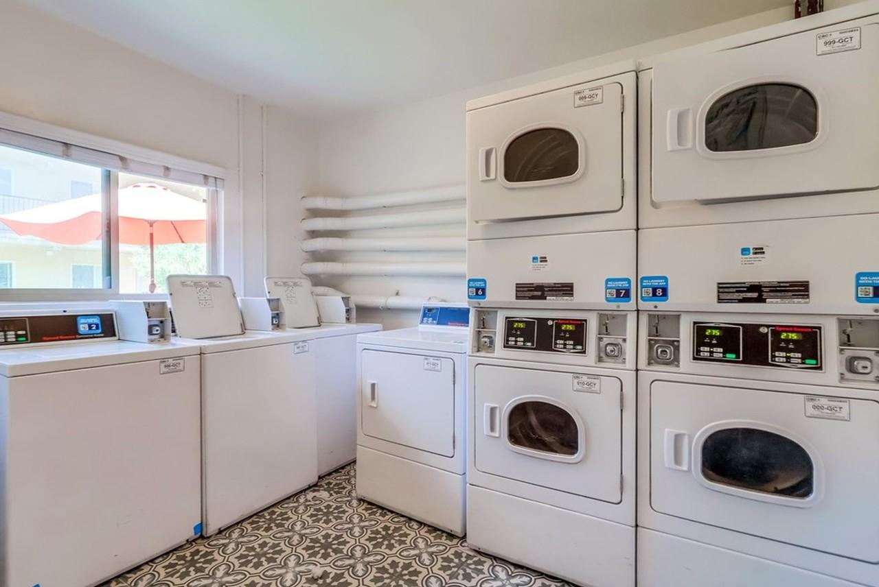 Apartments close to Downtown LA with Gym, BBQ Area, Laundry Facilities and More! - Photo 6 of 32