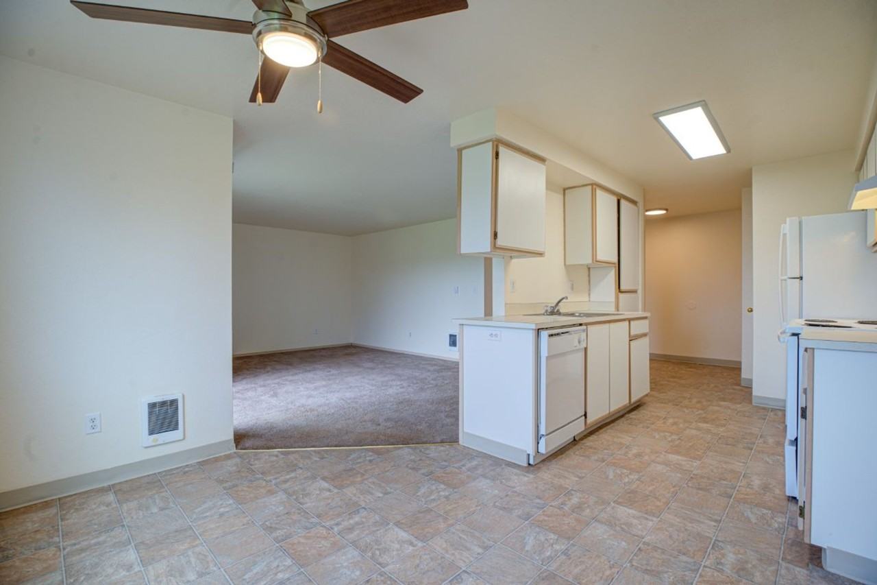 #294 FIELDSTONE APARTMENTS - Photo 3 of 48